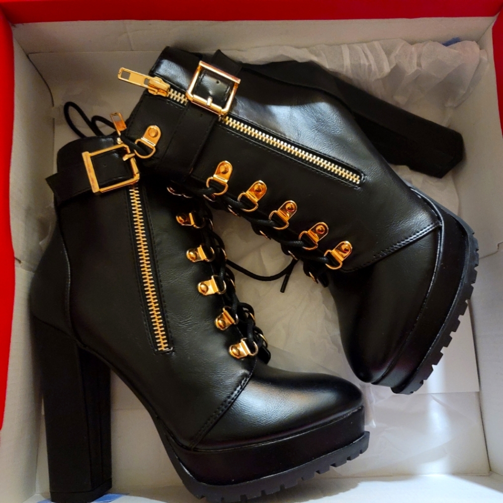 Brand New Black beauties in US size 6
